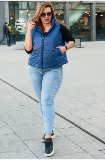 KLARISSA - Krótka kamizelka pikowana w kolorze chabrowym