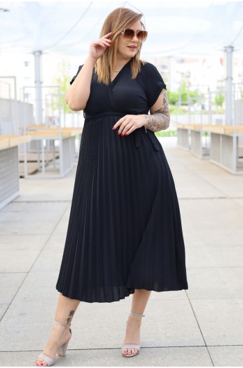 FILBERTA - Olśniewająca sukienka plisowana w kolorze czarnym
