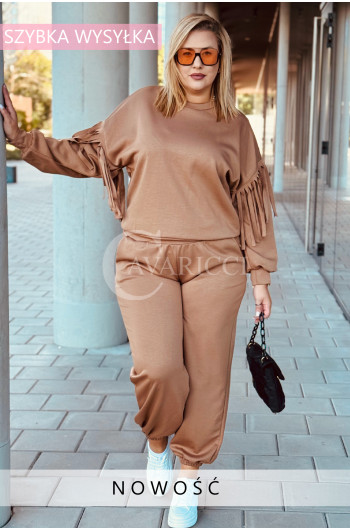 DOVIGO - Boho komplet dresowy z frędzelkami w kolorze karmelowym