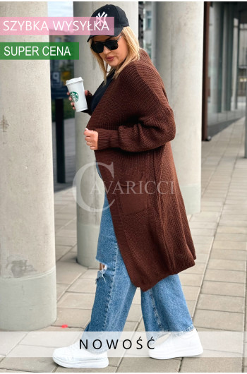 LUNGA - Długi klasyczny sweterek z kieszeniami w kolorze brązowym