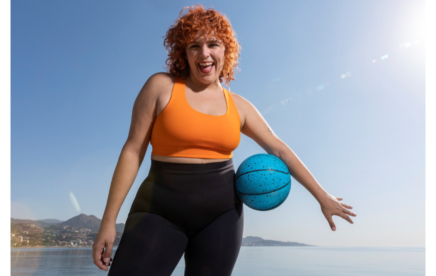 Athleisure w modzie plus size 2025 – modne i wygodne zestawy na lato